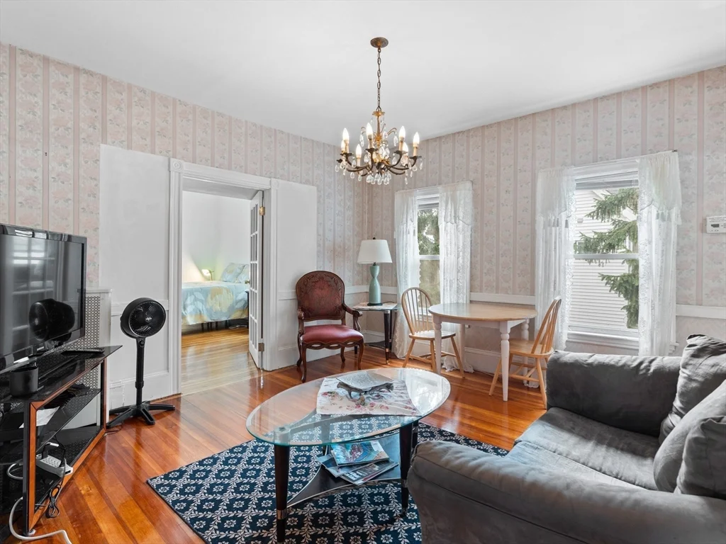 2 bed, 1 bath apartment for rent at 124 Sheridan Ave Unit 2, Medford Hillside — photo 5 of 16