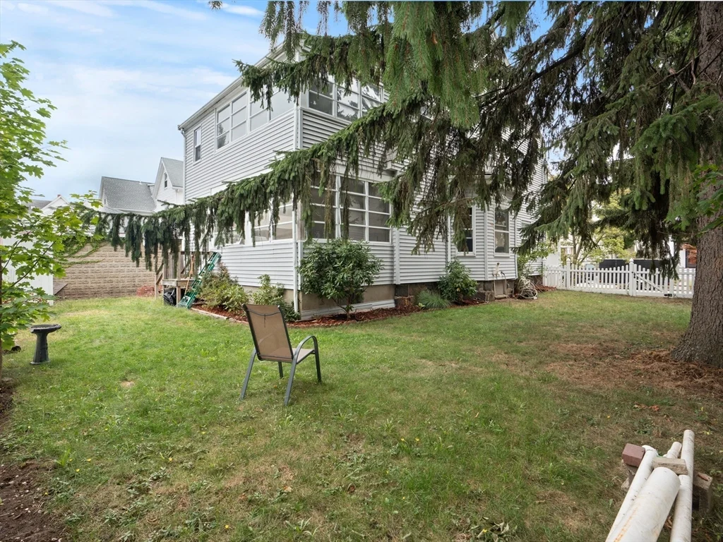 2 bed, 1 bath apartment for rent at 124 Sheridan Ave Unit 2, Medford Hillside — photo 14 of 16