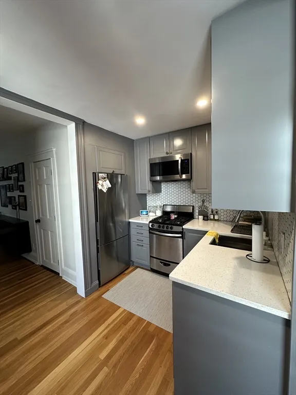 1 bed, 1 bath apartment for rent at 124 Sutherland Rd Unit 4, Brighton — photo 7 of 11