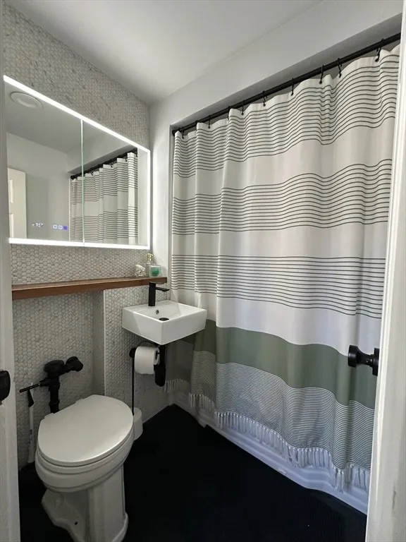 1 bed, 1 bath apartment for rent at 124 Sutherland Rd Unit 4, Brighton — photo 10 of 11