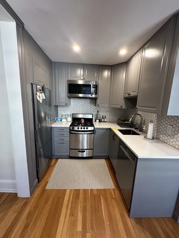 1 bed, 1 bath apartment for rent at 124 Sutherland Rd Unit 4, Brighton — photo 6 of 11