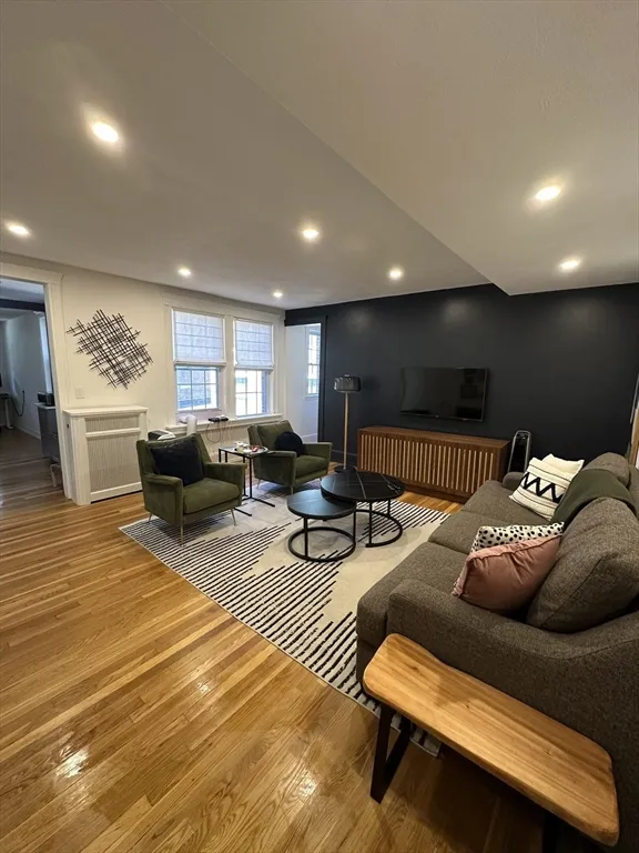 1 bed, 1 bath apartment for rent at 124 Sutherland Rd Unit 4, Brighton — photo 4 of 11