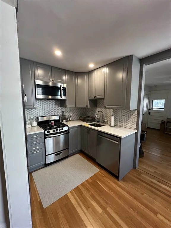 1 bed, 1 bath apartment for rent at 124 Sutherland Rd Unit 4, Brighton — photo 5 of 11