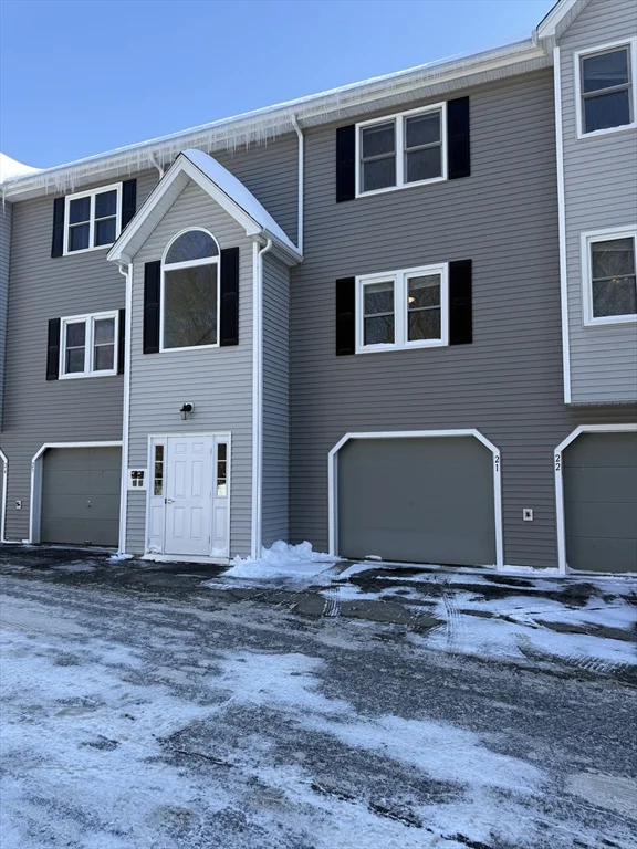 2 bed, 1 bath apartment for rent at 124 Tennis Plaza Rd Unit 21, Dracut — photo 1 of 15