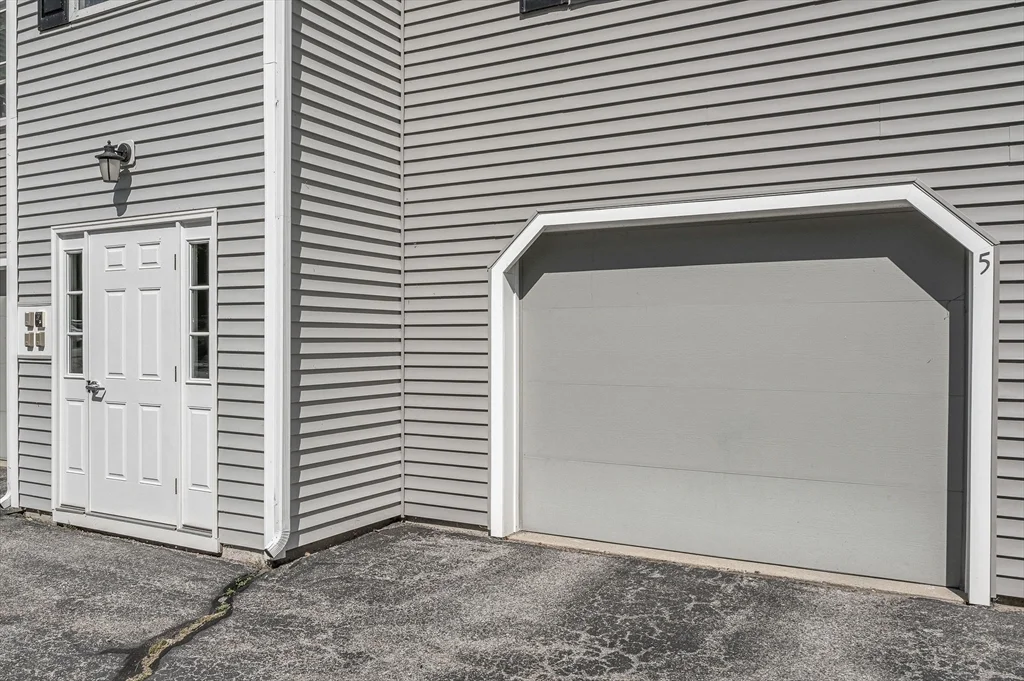 2 bed, 1 bath apartment for rent at 124 Tennis Plaza Rd Unit 5, Dracut — photo 2 of 20