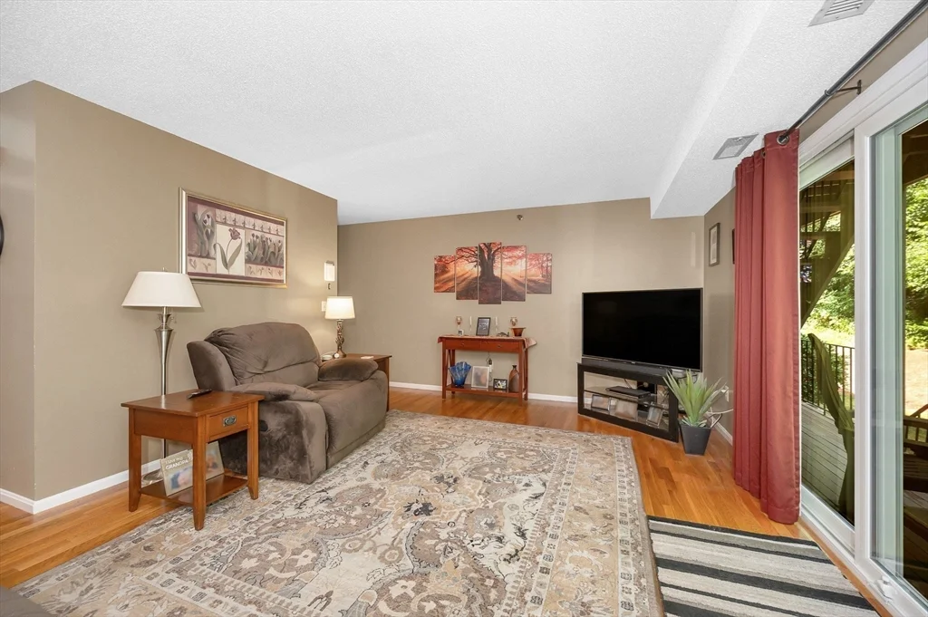 2 bed, 1 bath apartment for rent at 124 Tennis Plaza Rd Unit 5, Dracut — photo 7 of 20