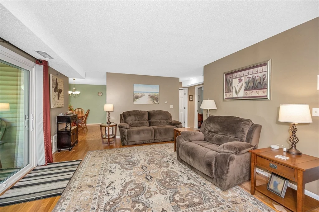 2 bed, 1 bath apartment for rent at 124 Tennis Plaza Rd Unit 5, Dracut — photo 5 of 20