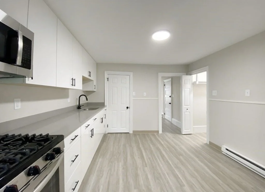 2 bed, 1 bath apartment for rent at 124 Trenton St Unit 3, Eagle Hill — photo 3 of 15