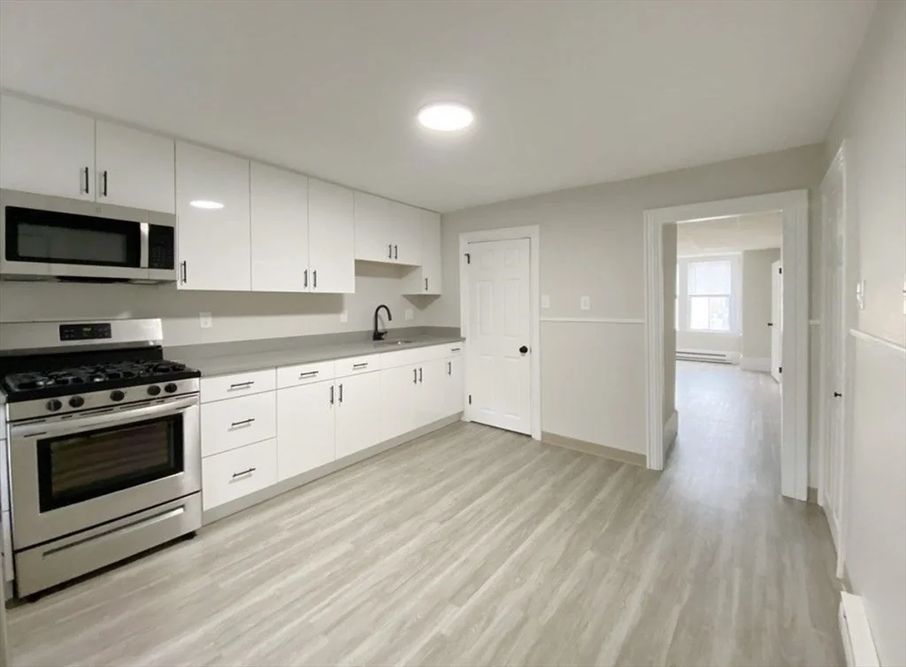 2 bed, 1 bath apartment for rent at 124 Trenton St Unit 3, Eagle Hill — photo 4 of 15