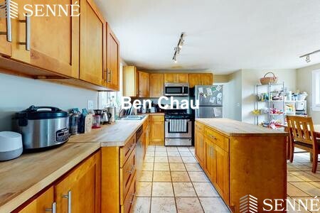3.5 bed, 1 bath apartment for rent at 124 Walnut St Unit 2B, Winter Hill — photo 1 of 11