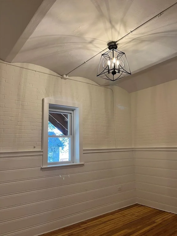 4 bed, 1 bath apartment for rent at 124 Walnut St Unit 2L, Clinton — photo 7 of 17