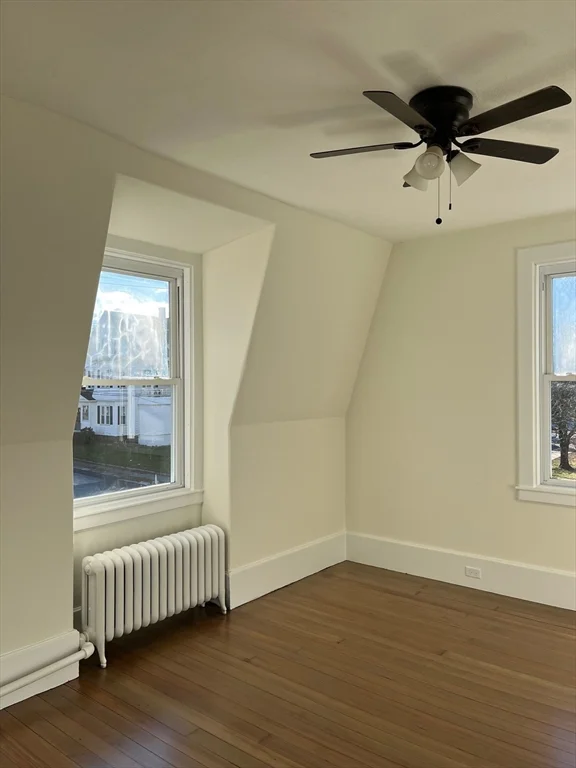 4 bed, 1 bath apartment for rent at 124 Walnut St Unit 2L, Clinton — photo 12 of 17