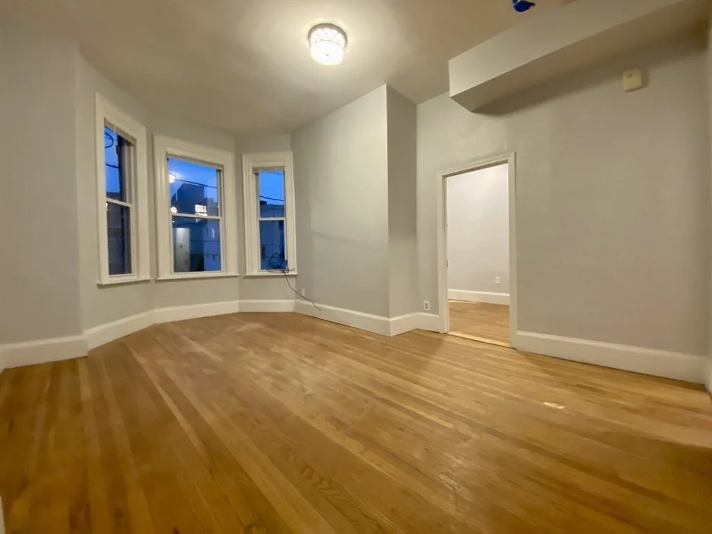 2 bed, 1 bath apartment for rent at 124 Washington Ave Unit 2, Bellingham Square — photo 2 of 16