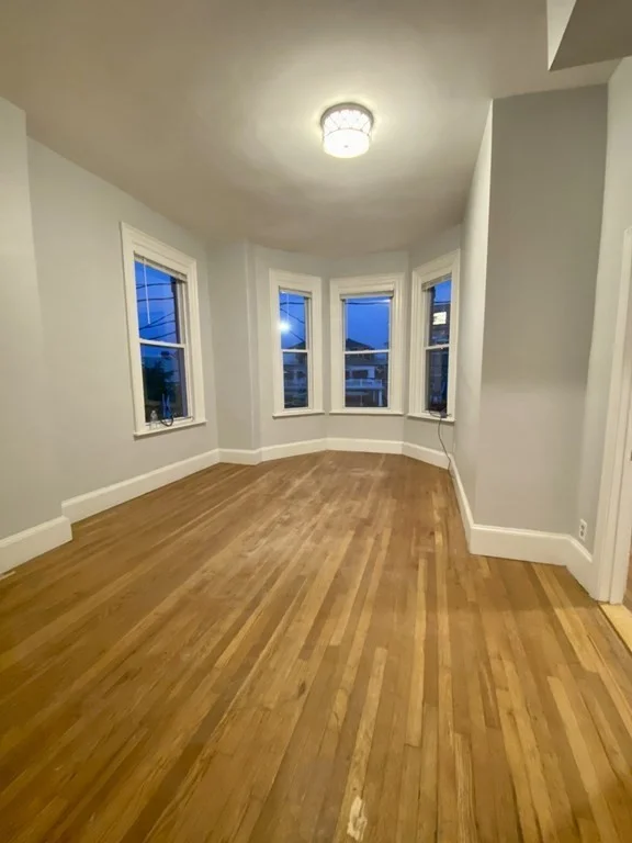 2 bed, 1 bath apartment for rent at 124 Washington Ave Unit 2, Bellingham Square — photo 1 of 16