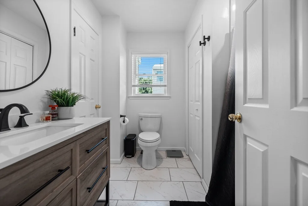 1 bed, 1 bath apartment for rent at 124 Washington St Unit A, Woburn — photo 5 of 12