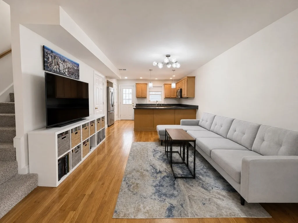 3 bed, 2 bath apartment for rent at 124 West 7th Unit D, South Boston — photo 1 of 12