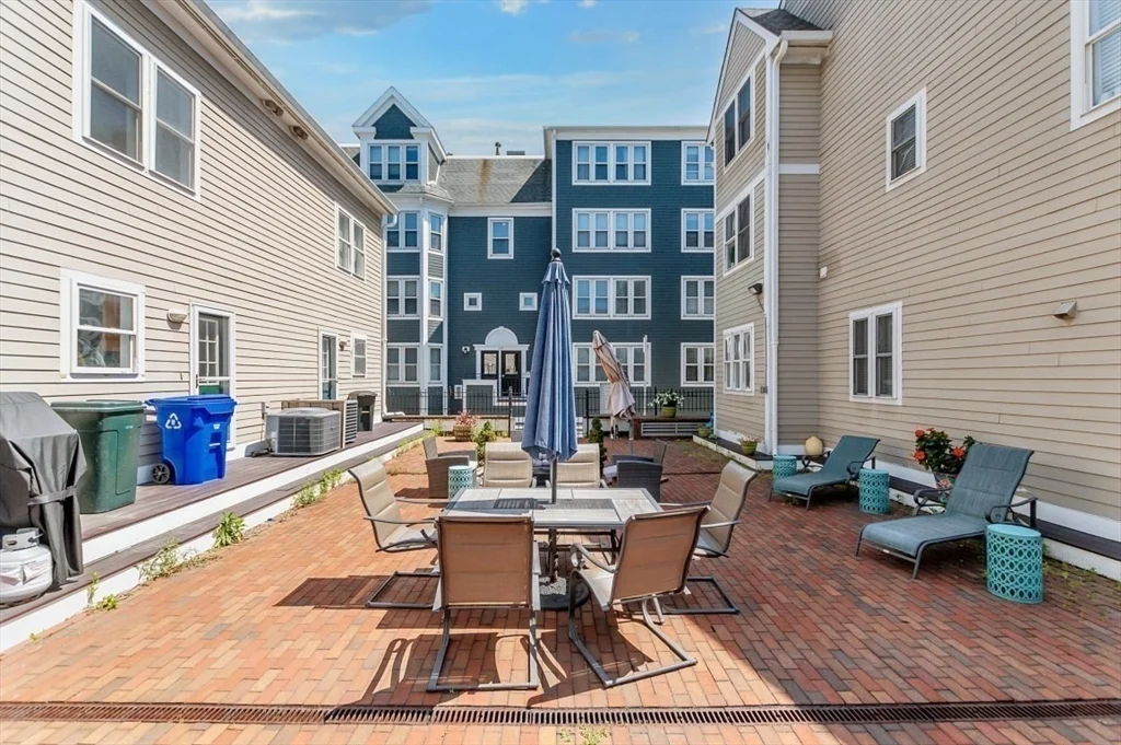 3 bed, 2 bath apartment for rent at 124 West 7th Unit D, South Boston — photo 11 of 12
