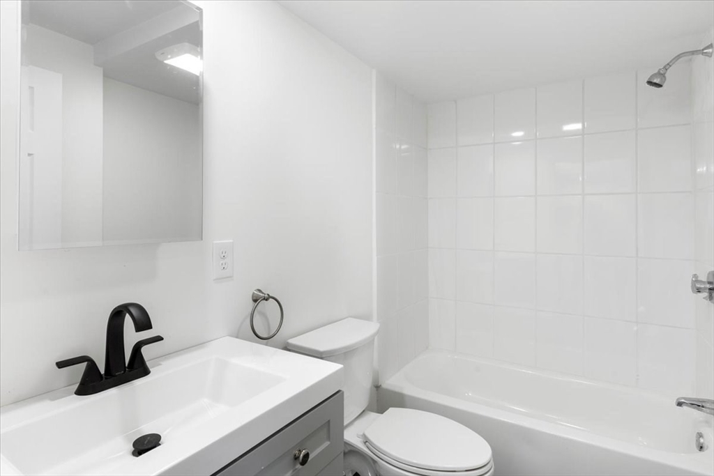 3 bed, 1 bath apartment for rent at 124 Williams Ave Unit 2, Lynn — photo 10 of 10