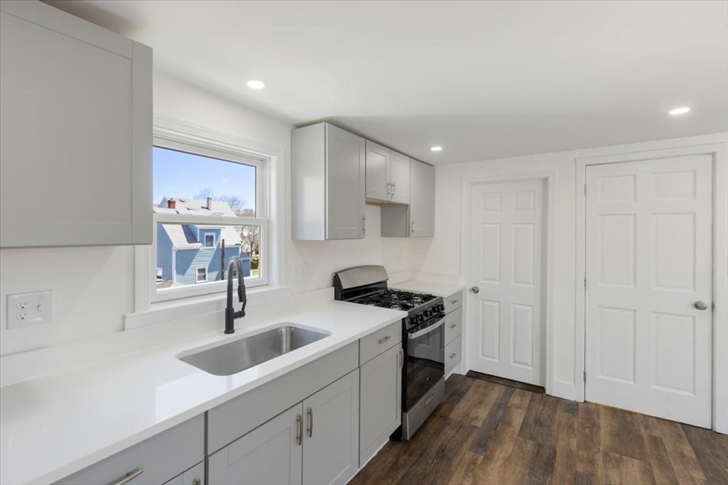 3 bed, 1 bath apartment for rent at 124 Williams Ave Unit 2, Lynn — photo 2 of 10