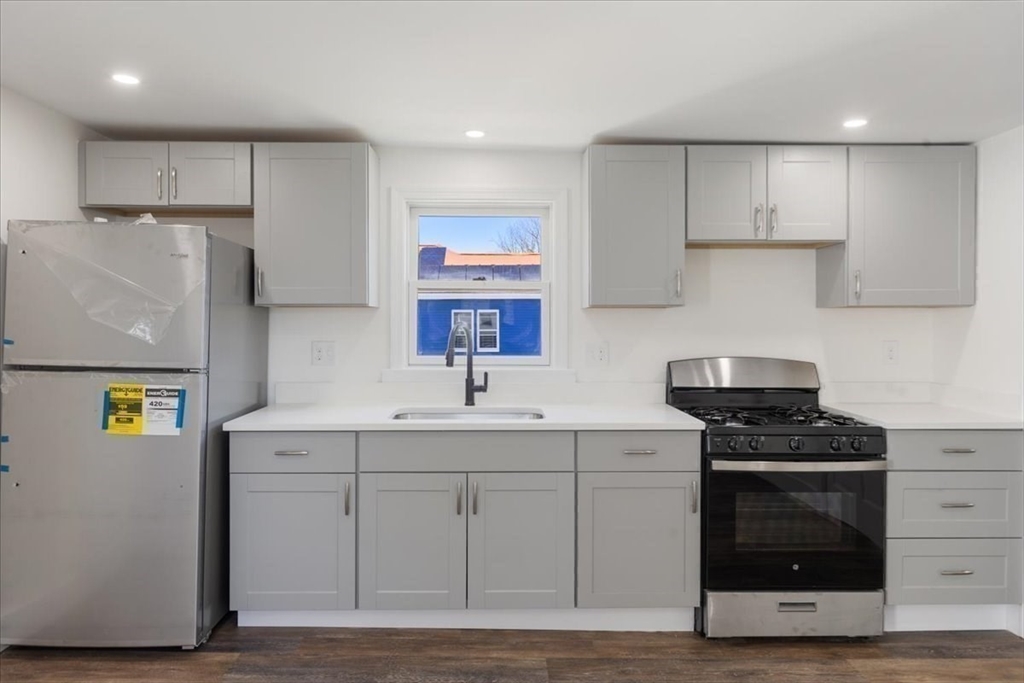 3 bed, 1 bath apartment for rent at 124 Williams Ave Unit 2, Lynn — photo 3 of 10