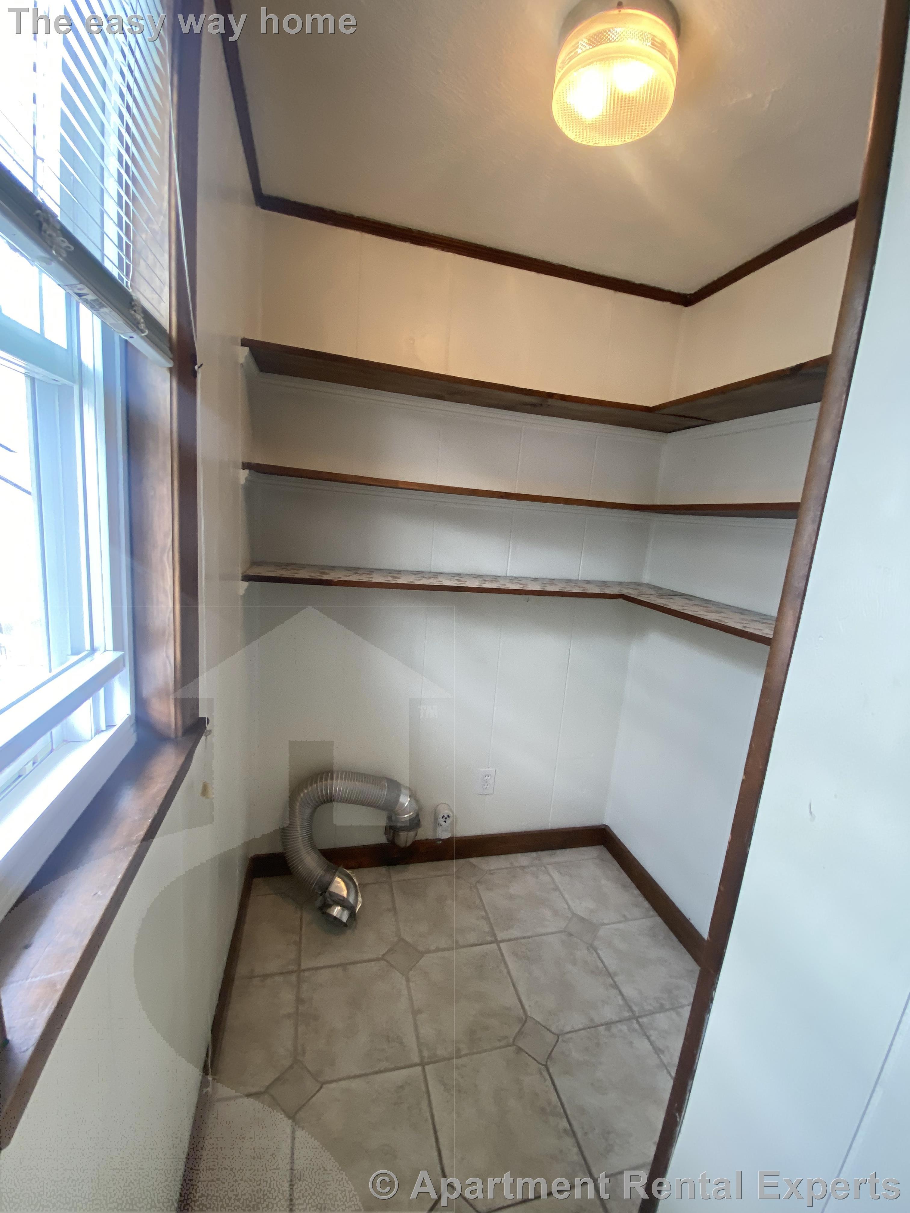 2 bed, 1 bath apartment for rent at 124 Willis Ave Unit 2, Tufts — photo 14 of 15