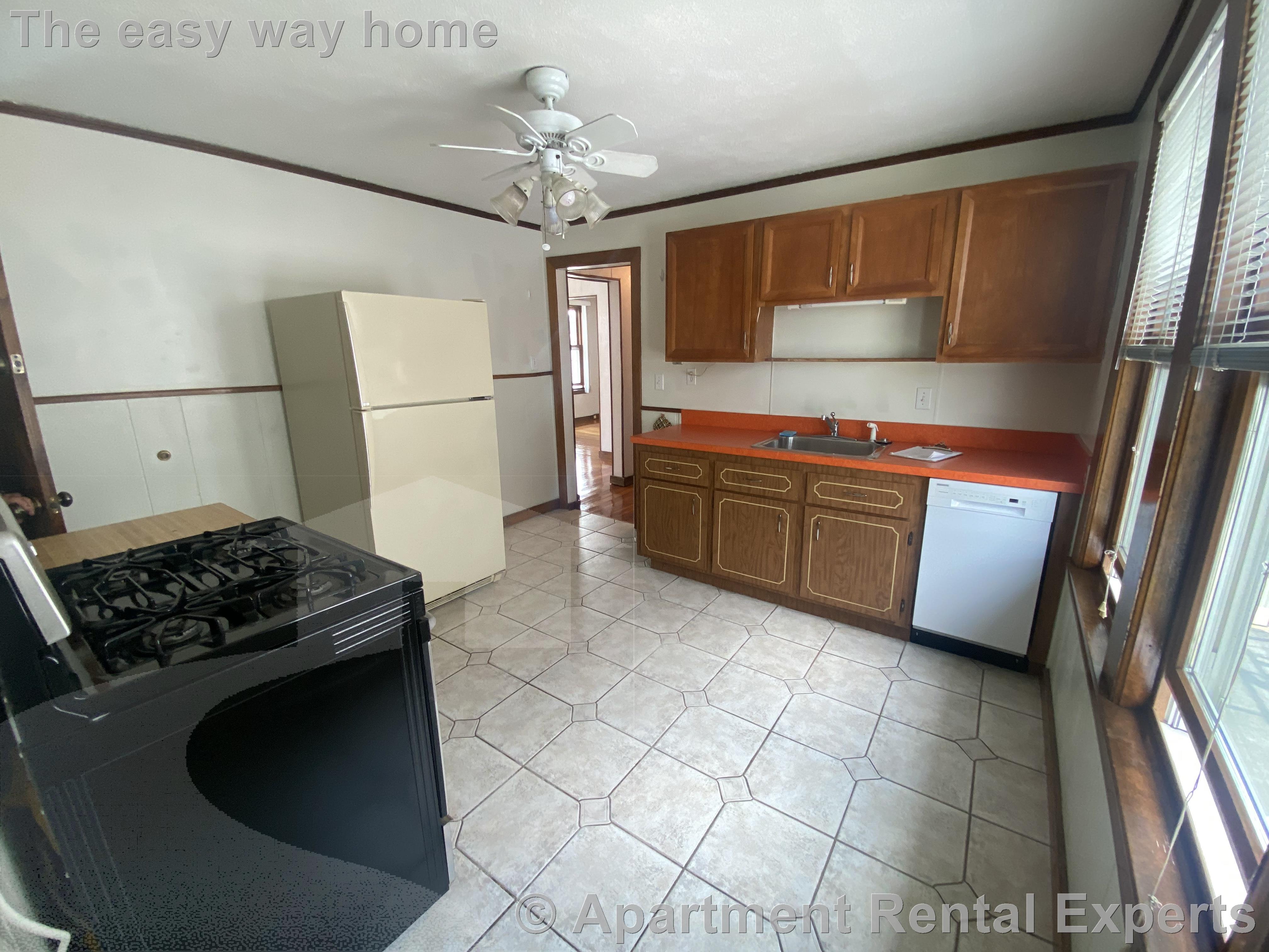 2 bed, 1 bath apartment for rent at 124 Willis Ave Unit 2, Tufts — photo 4 of 15