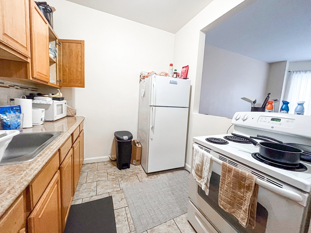 2 bed, 1 bath apartment for rent at 1242 Commonwealth Ave Unit 26, Brighton — photo 6 of 9
