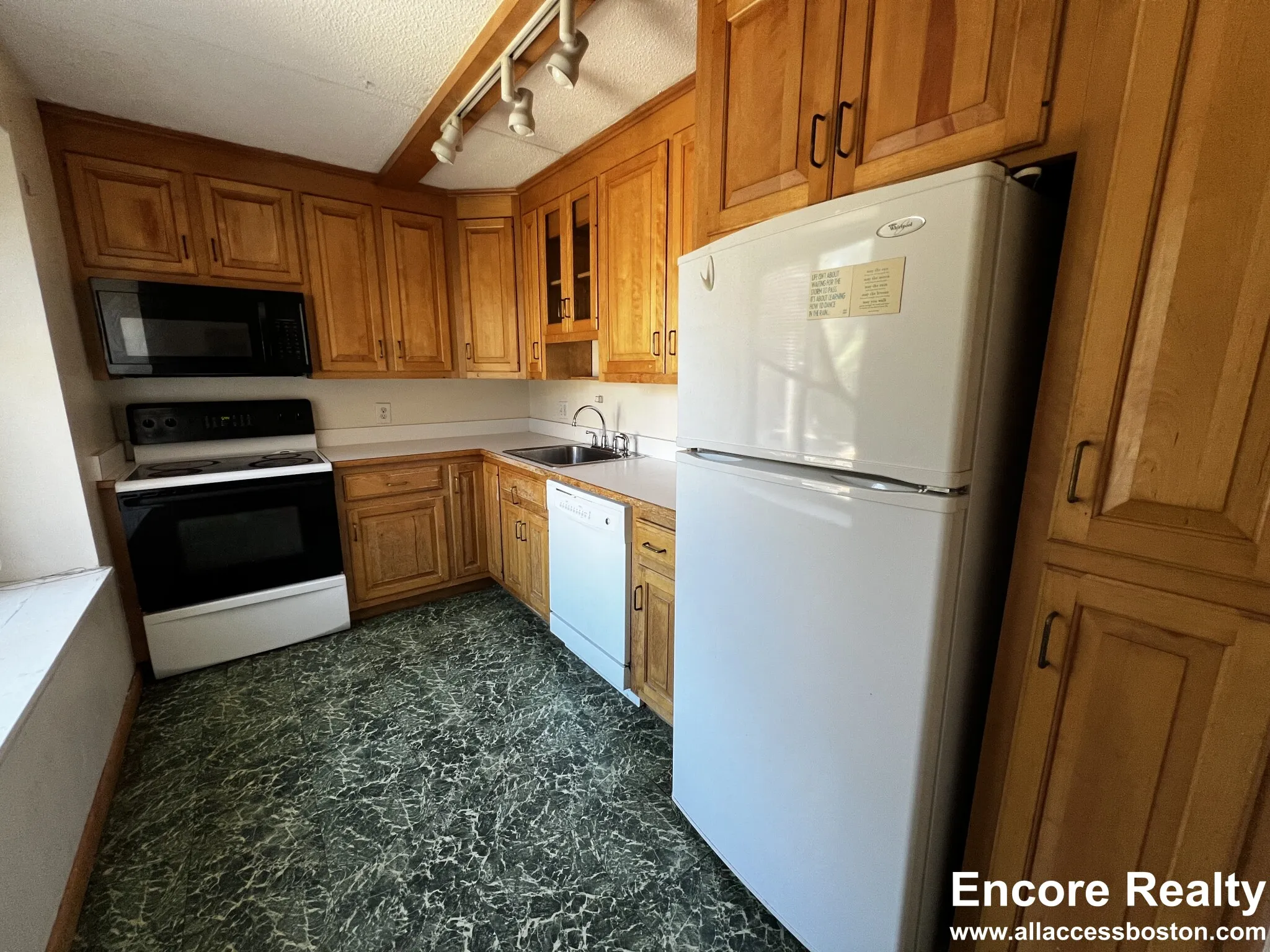 2 bed, 2 bath apartment for rent at 1243 Beacon St Unit 2, Coolidge Corner — photo 4 of 25