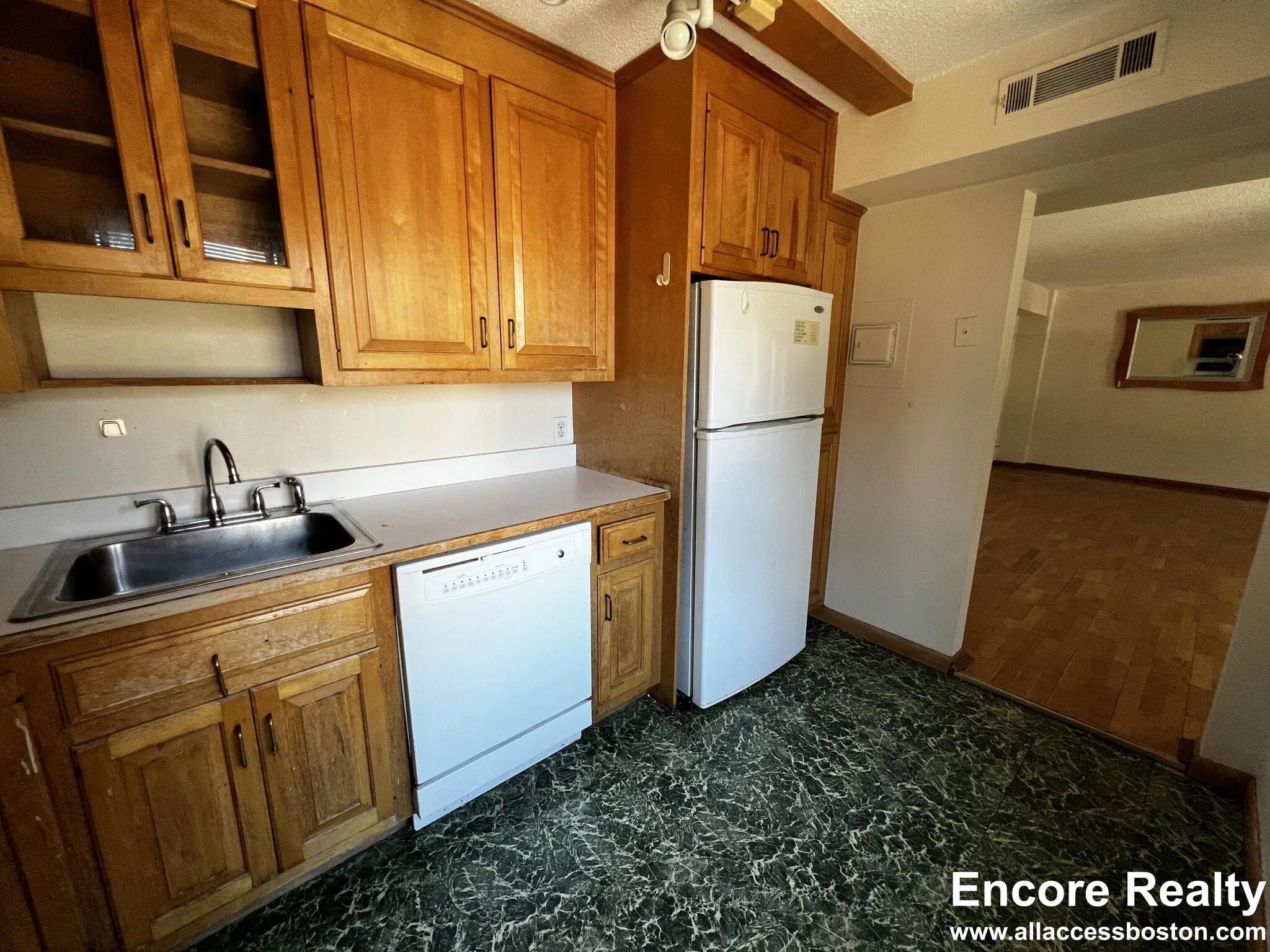 2 bed, 2 bath apartment for rent at 1243 Beacon St Unit 2, Coolidge Corner — photo 6 of 25
