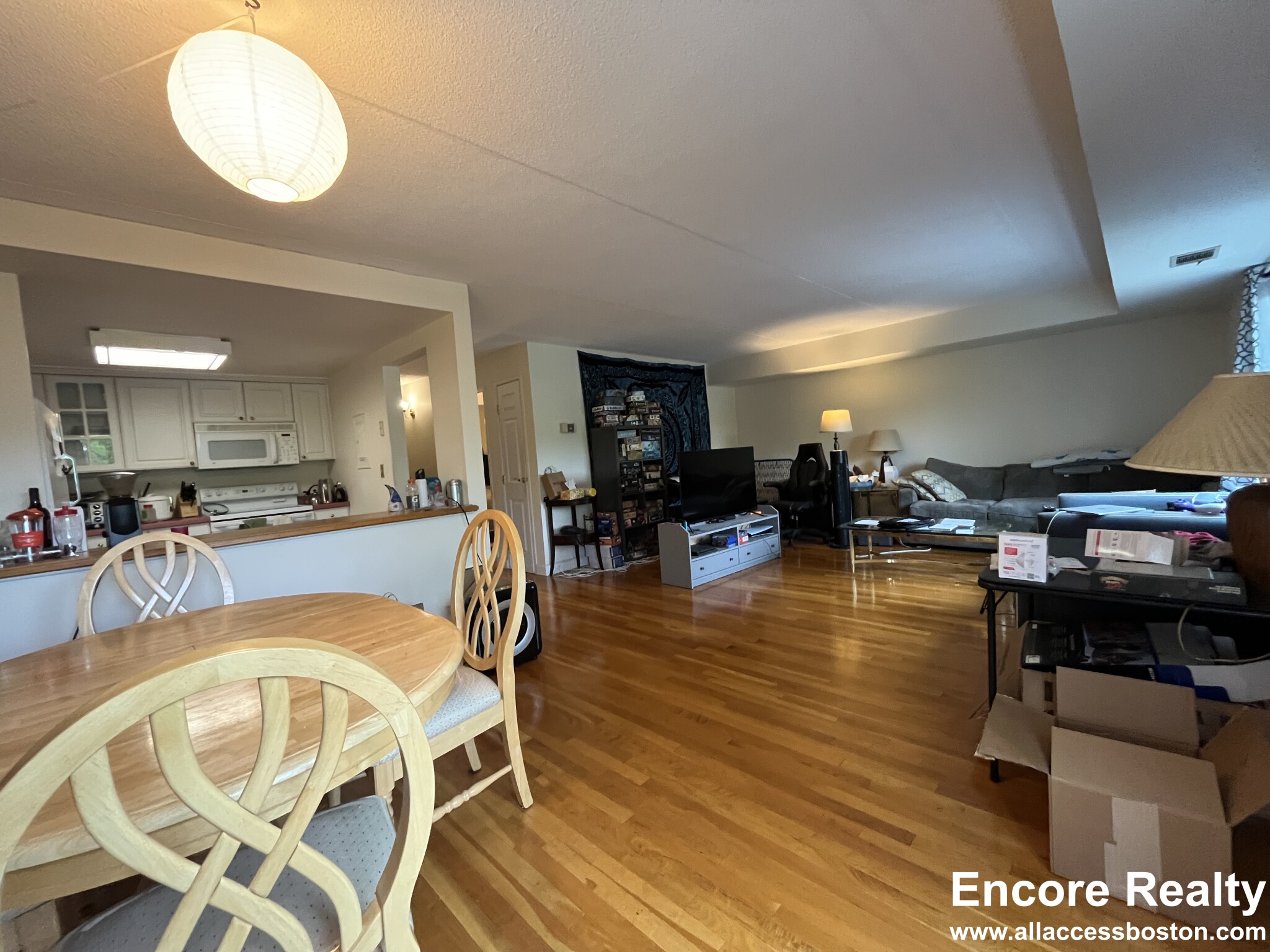 2 bed, 2 bath apartment for rent at 1243 Beacon St Unit 3A, Coolidge Corner — photo 5 of 27
