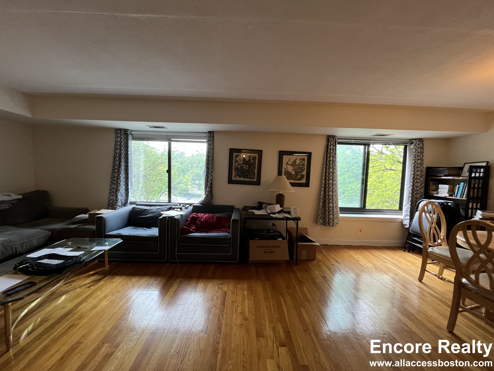 2 bed, 2 bath apartment for rent at 1243 Beacon St Unit 3A, Coolidge Corner