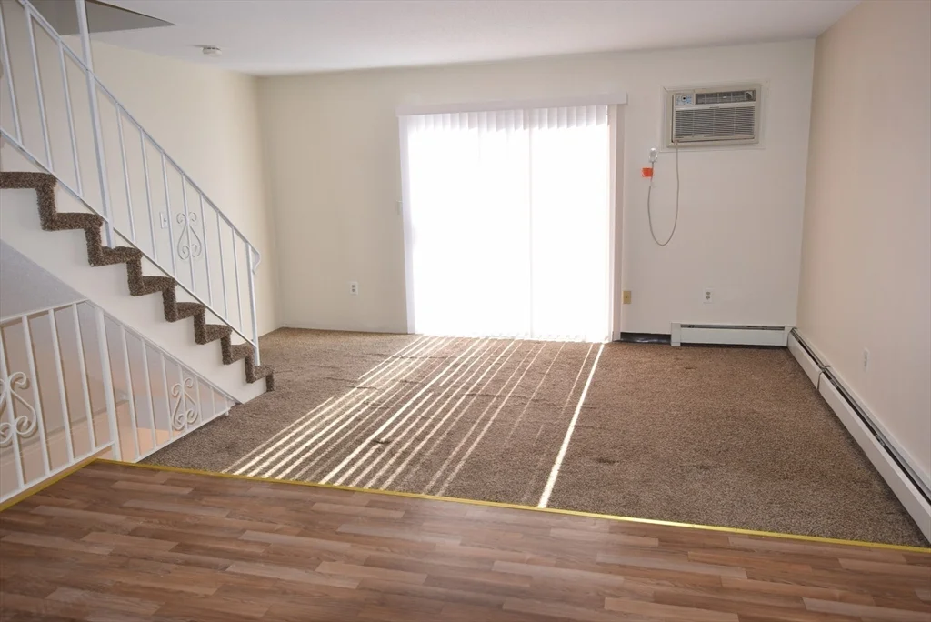 2 bed, 1 bath apartment for rent at 1245 Pawtucket Blvd Unit 4, Lowell — photo 2 of 10