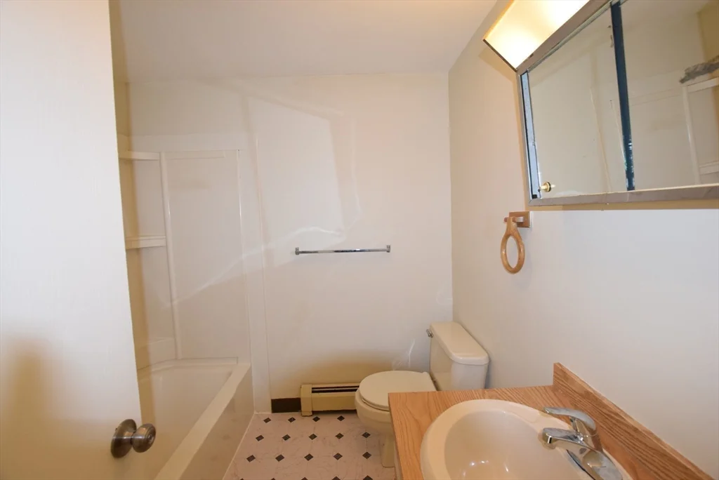 2 bed, 1 bath apartment for rent at 1245 Pawtucket Blvd Unit 4, Lowell — photo 8 of 10