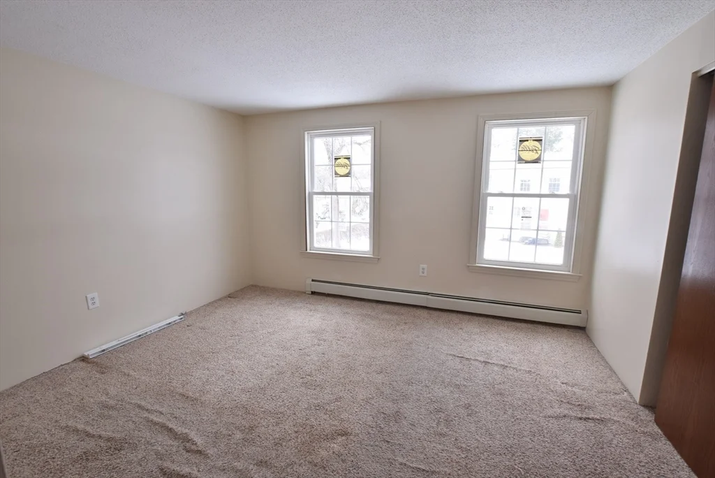 2 bed, 1 bath apartment for rent at 1245 Pawtucket Blvd Unit 4, Lowell — photo 6 of 10