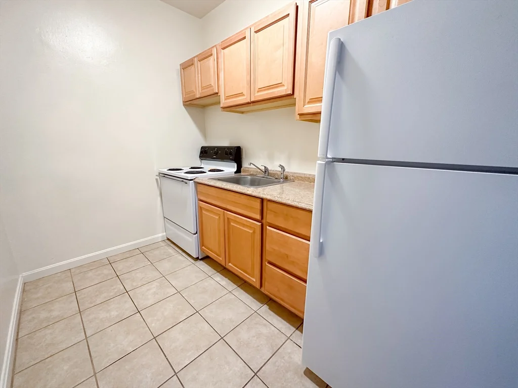 1 bed, 1 bath apartment for rent at 1246 Commonwealth Ave Unit 21, Brighton — photo 4 of 9