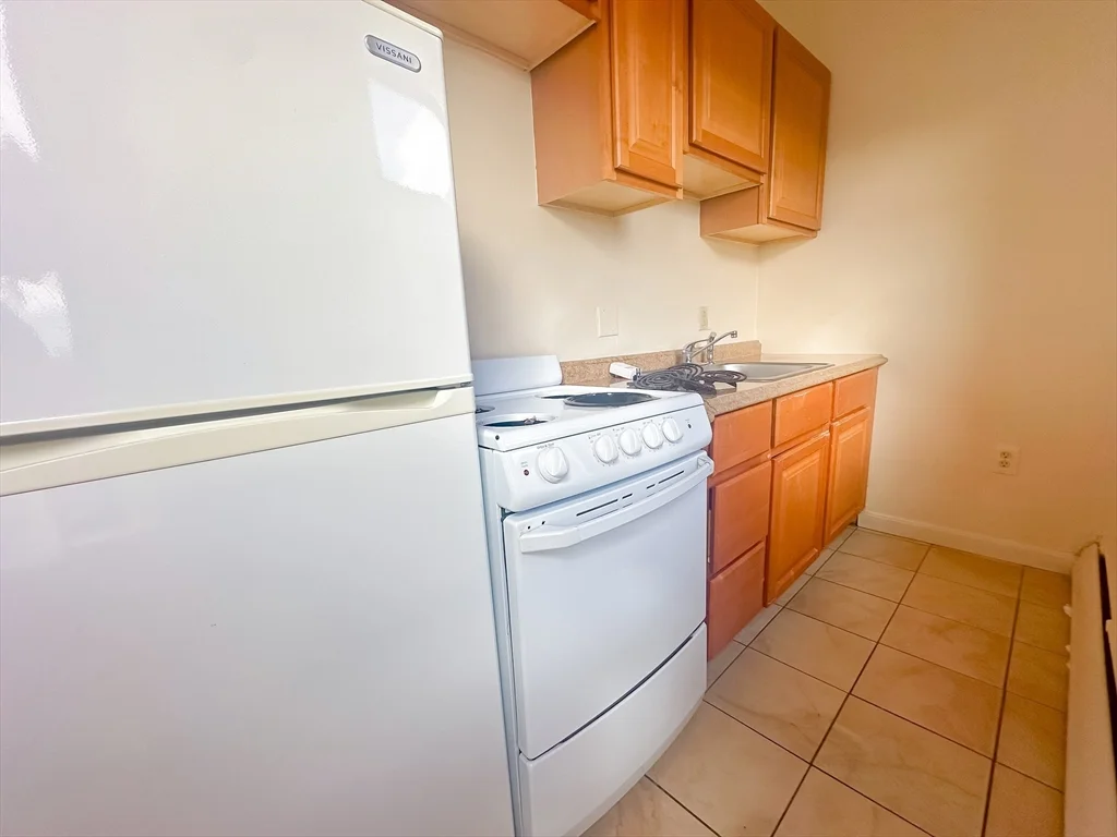 1 bed, 1 bath apartment for rent at 1246 Commonwealth Ave Unit 52, Allston — photo 2 of 5