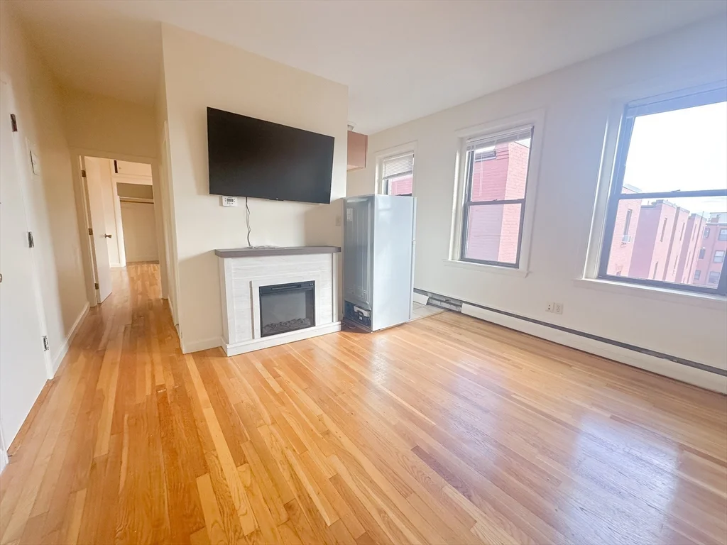 1 bed, 1 bath apartment for rent at 1246 Commonwealth Ave Unit 52, Allston