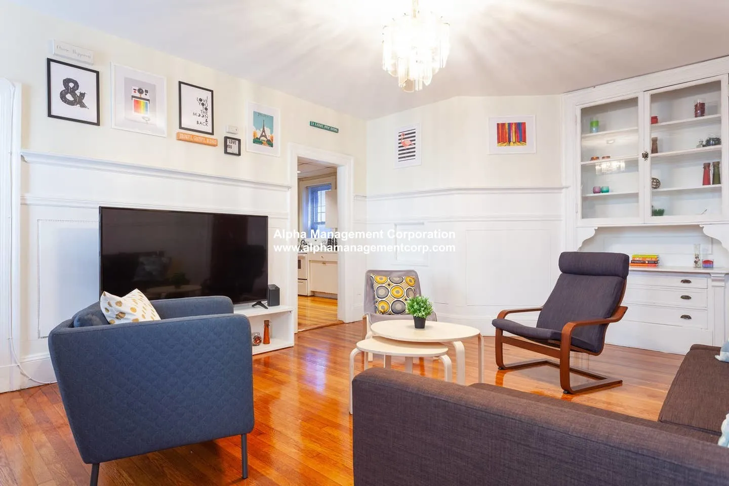 4 bed, 2 bath apartment for rent at 1247 Beacon St Unit 2, Coolidge Corner — photo 4 of 12