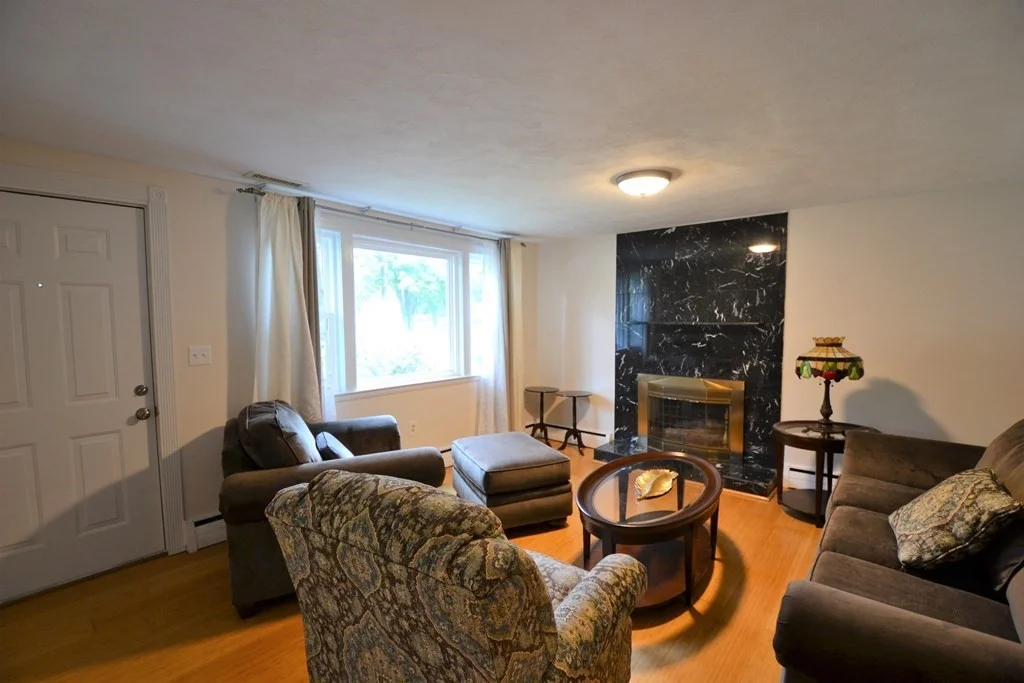3 bed, 1 bath apartment for rent at 1247 Trapelo Rd Unit 1, North Waltham — photo 4 of 17