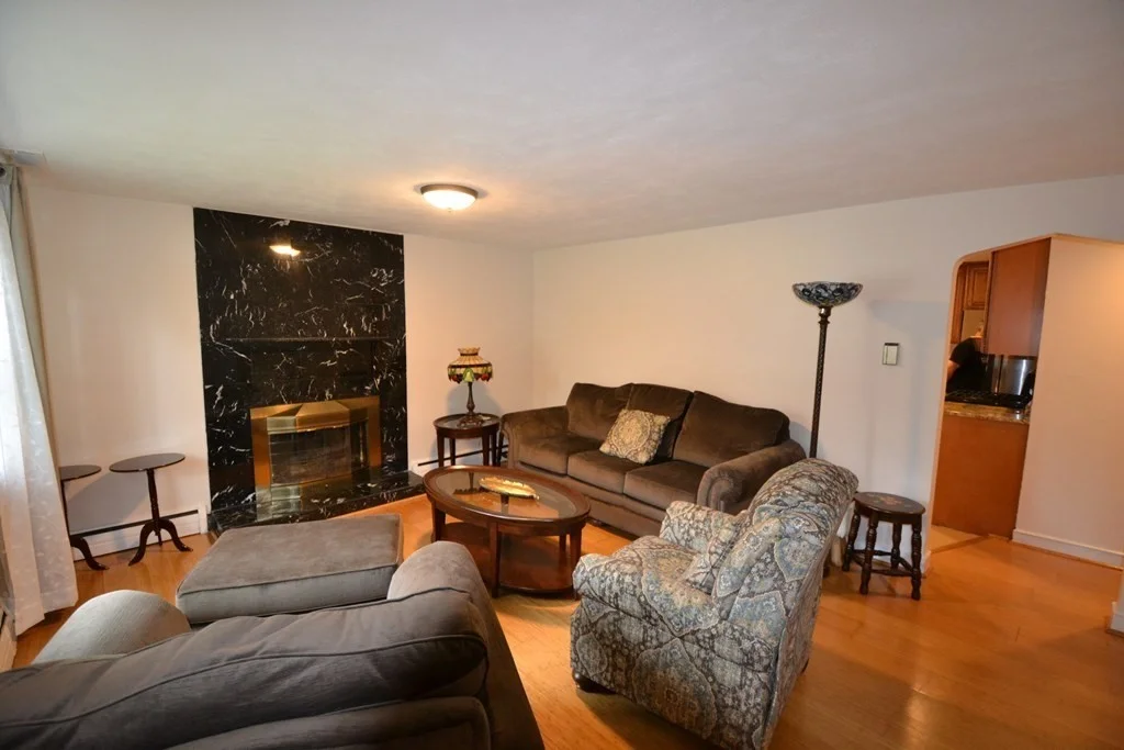 3 bed, 1 bath apartment for rent at 1247 Trapelo Rd, Waltham — photo 5 of 17