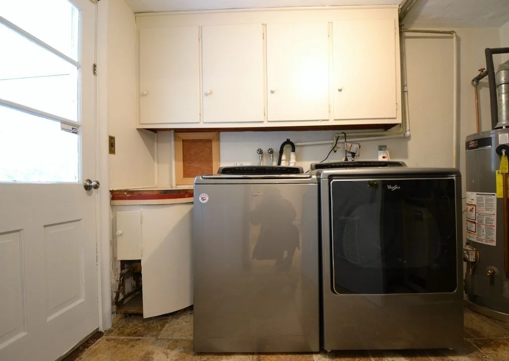 3 bed, 1 bath apartment for rent at 1247 Trapelo Rd, Waltham — photo 13 of 17