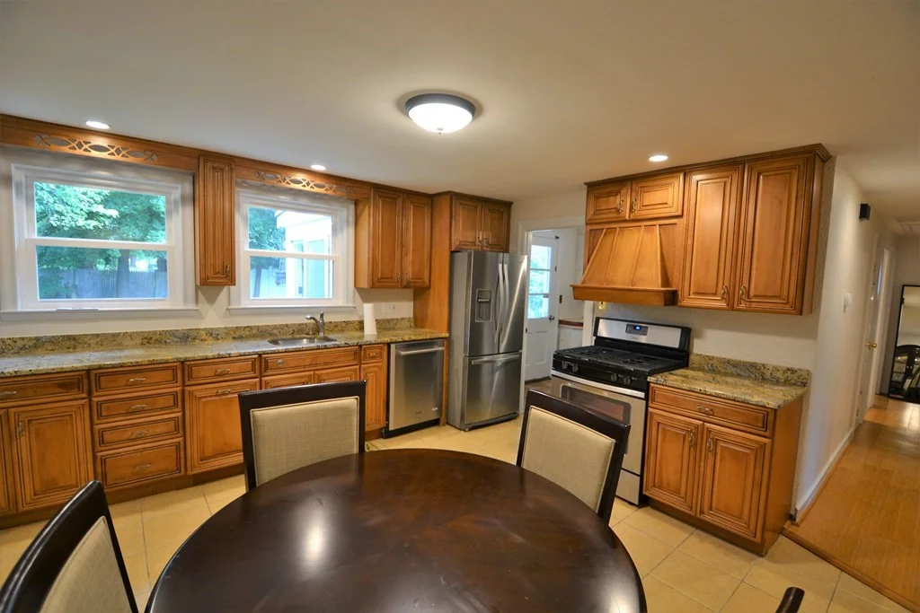 3 bed, 1 bath apartment for rent at 1247 Trapelo Rd, Waltham — photo 3 of 17