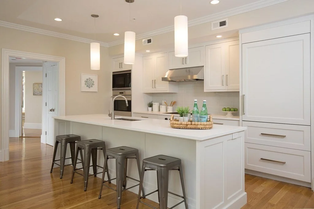 3 bed, 2 bath apartment for rent at 1248 Beacon St Unit 2, Coolidge Corner — photo 3 of 13