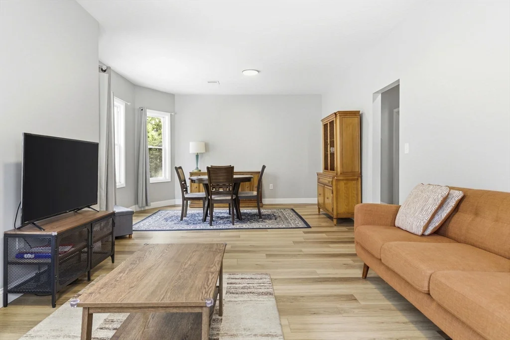 2 bed, 1 bath apartment for rent at 125-127 Arsenal St Unit 2, Watertown — photo 5 of 14