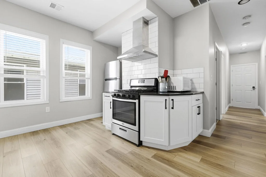 2 bed, 1 bath apartment for rent at 125-127 Arsenal St Unit 2, Watertown — photo 13 of 14