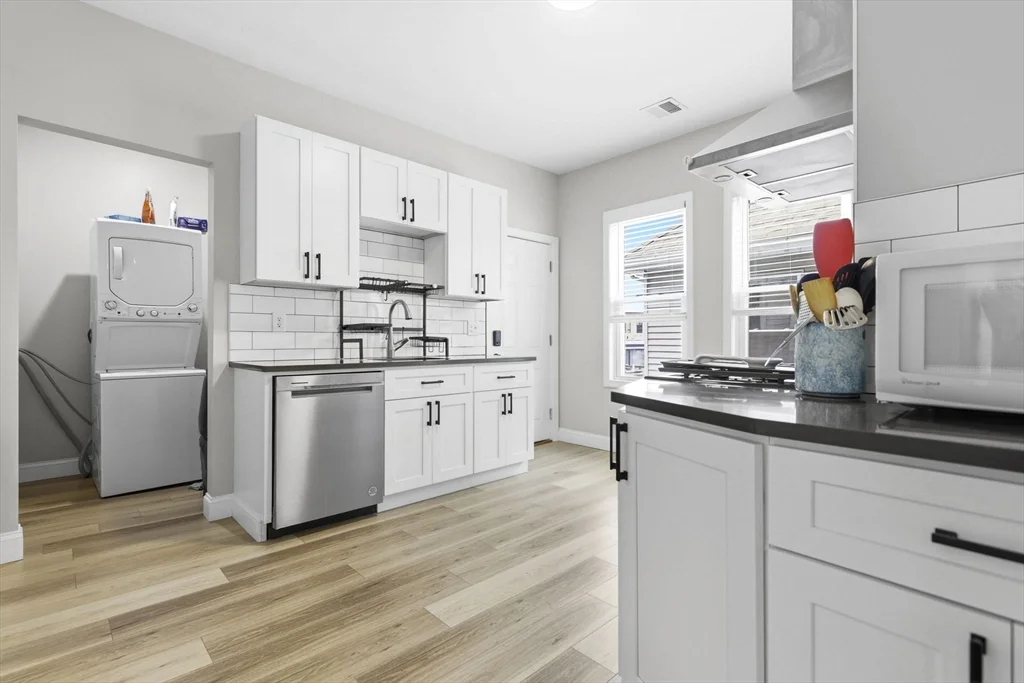 2 bed, 1 bath apartment for rent at 125-127 Arsenal St Unit 2, Watertown — photo 14 of 14