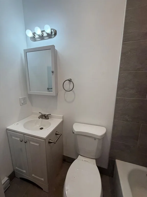Studio bed, 1 bath apartment for rent at 125 Arlington St Unit 1, Chelsea — photo 5 of 7