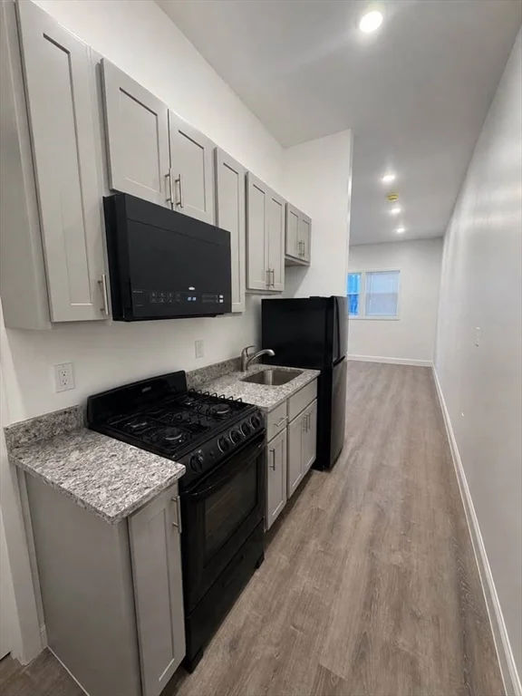 Studio bed, 1 bath apartment for rent at 125 Arlington St Unit 3, Chelsea — photo 7 of 8