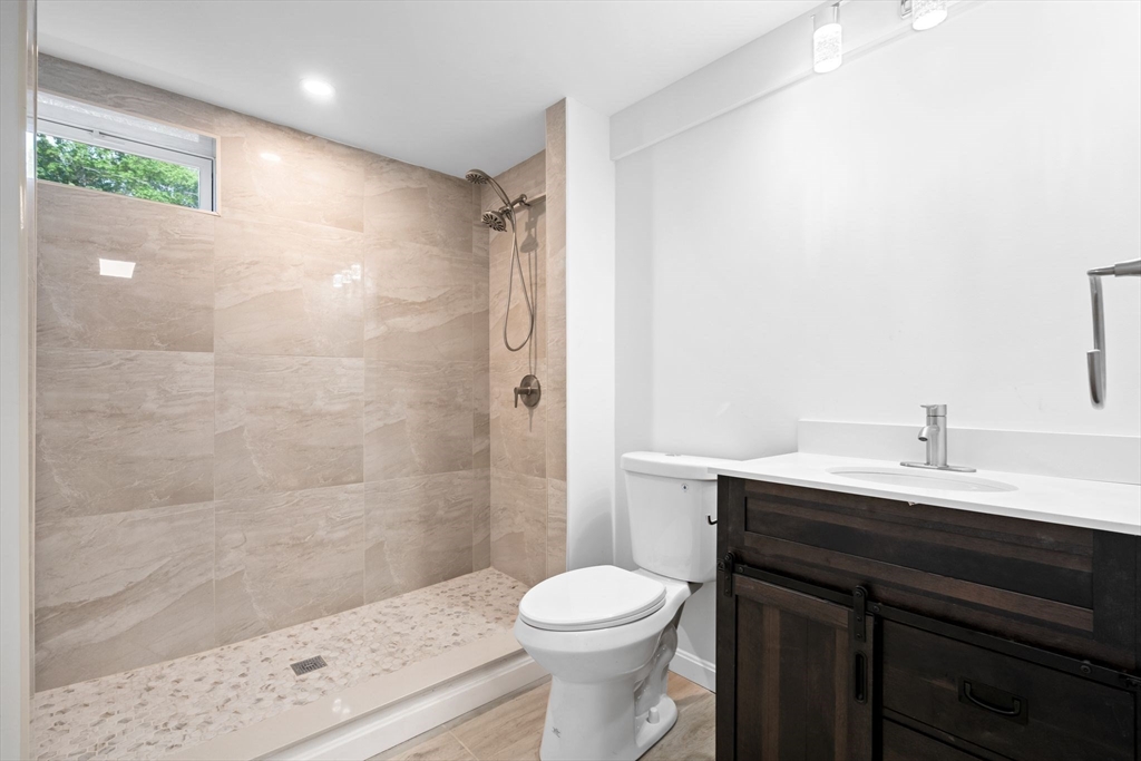 3 bed, 3 bath apartment for rent at 125 Beacon St, Framingham — photo 8 of 12