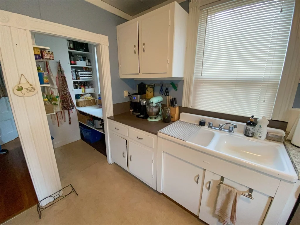 1 bed, 1 bath apartment for rent at 125 Brattle St Unit 1, Arlington — photo 2 of 10